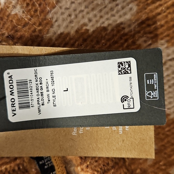 NWT Vero Moda O neck Nordic Sweater tan & birch sz.L - Picture 4 of 6